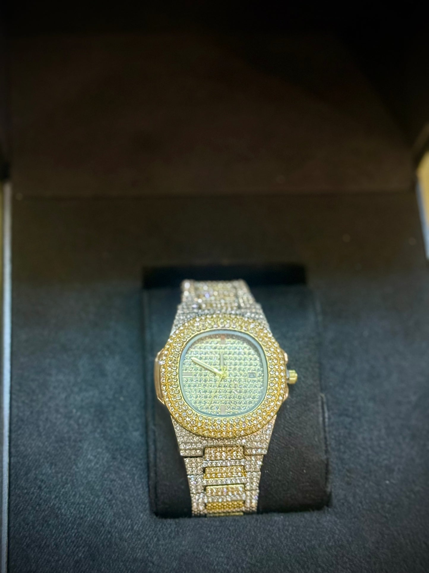 Iced dot watch in sliver & golden colour